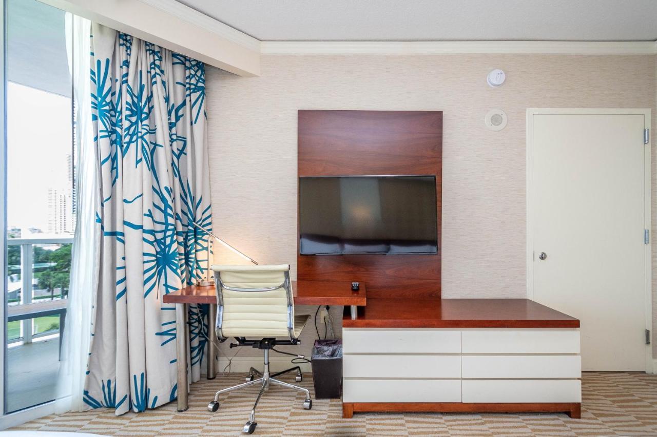 Trump Intl 2 Bedroom Apartment 1600 Sqf Ocean And Bay View Съни Айлс Бийч Екстериор снимка