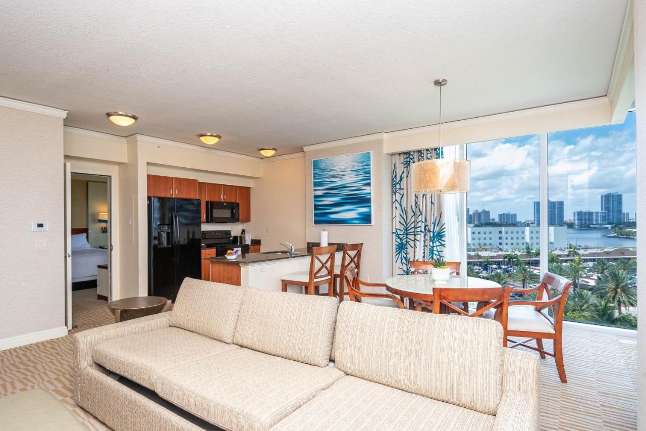 Trump Intl 2 Bedroom Apartment 1600 Sqf Ocean And Bay View Съни Айлс Бийч Екстериор снимка