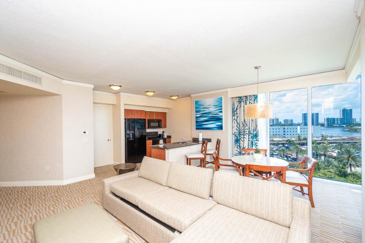 Trump Intl 2 Bedroom Apartment 1600 Sqf Ocean And Bay View Съни Айлс Бийч Екстериор снимка